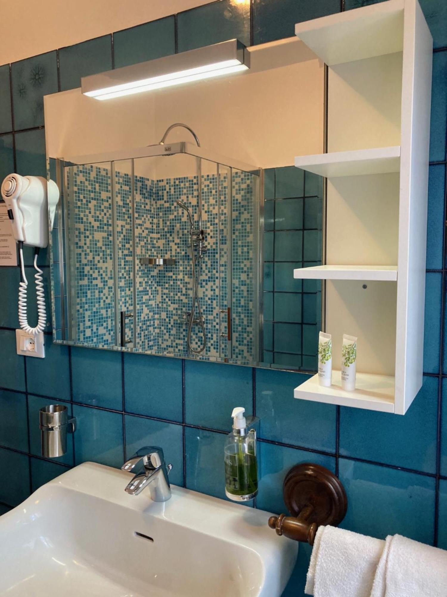 Al Rustico Hotel Torbole Sul Garda Ngoại thất bức ảnh